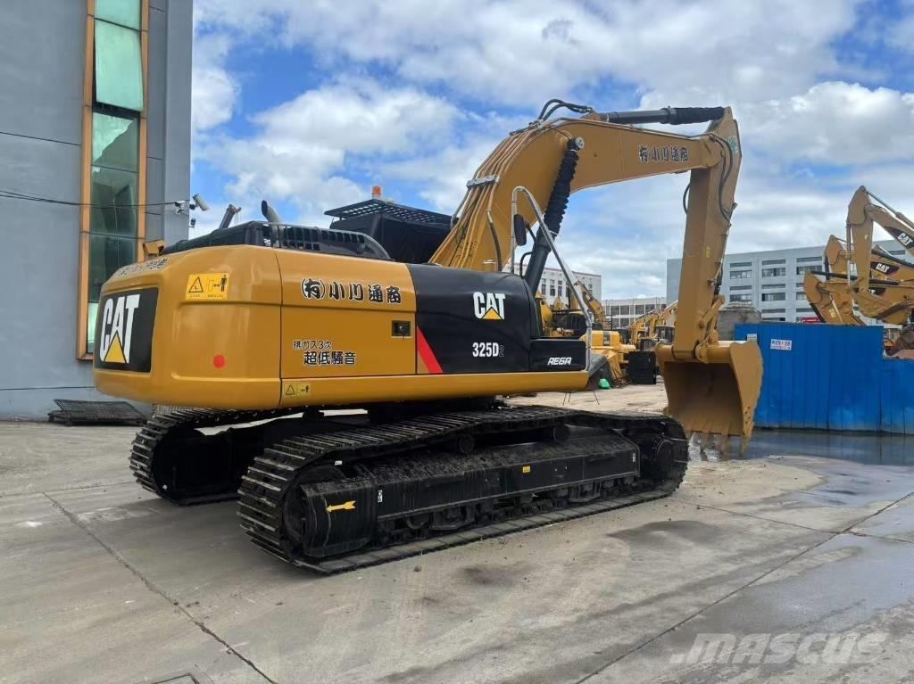 CAT 325 D Roomikekskavaatorid