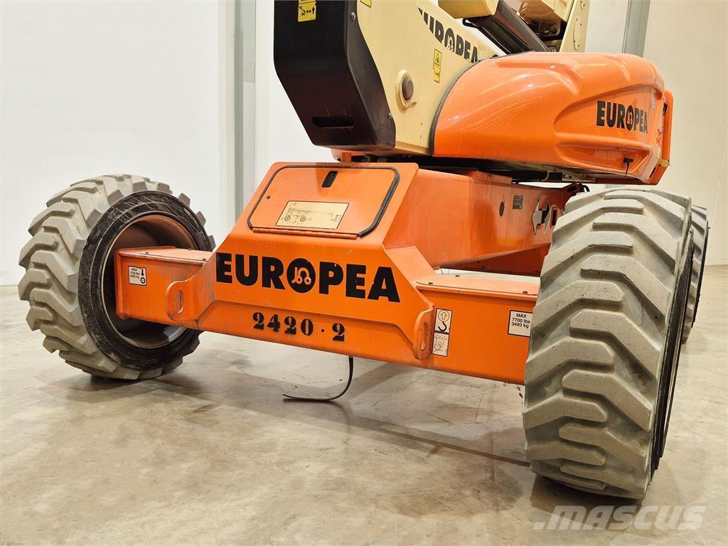 JLG E600JP Iseliikuvad poomtõstukid