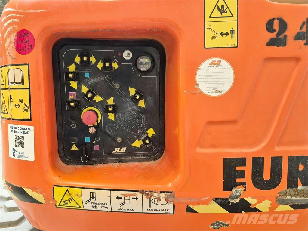JLG E600JP Iseliikuvad poomtõstukid
