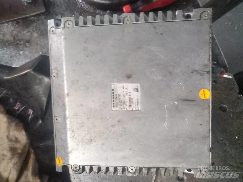 Liebherr R 916 LC Elektroonikaseadmed