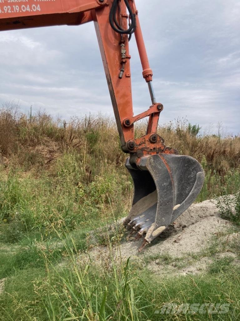 Hitachi EX 135 W Ratasekskavaatorid