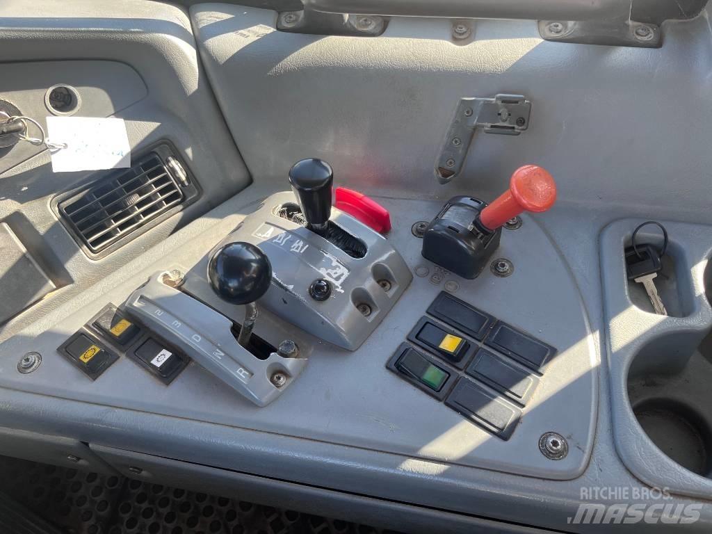 Volvo A 30 D Liigendraamiga pinnaseveokid