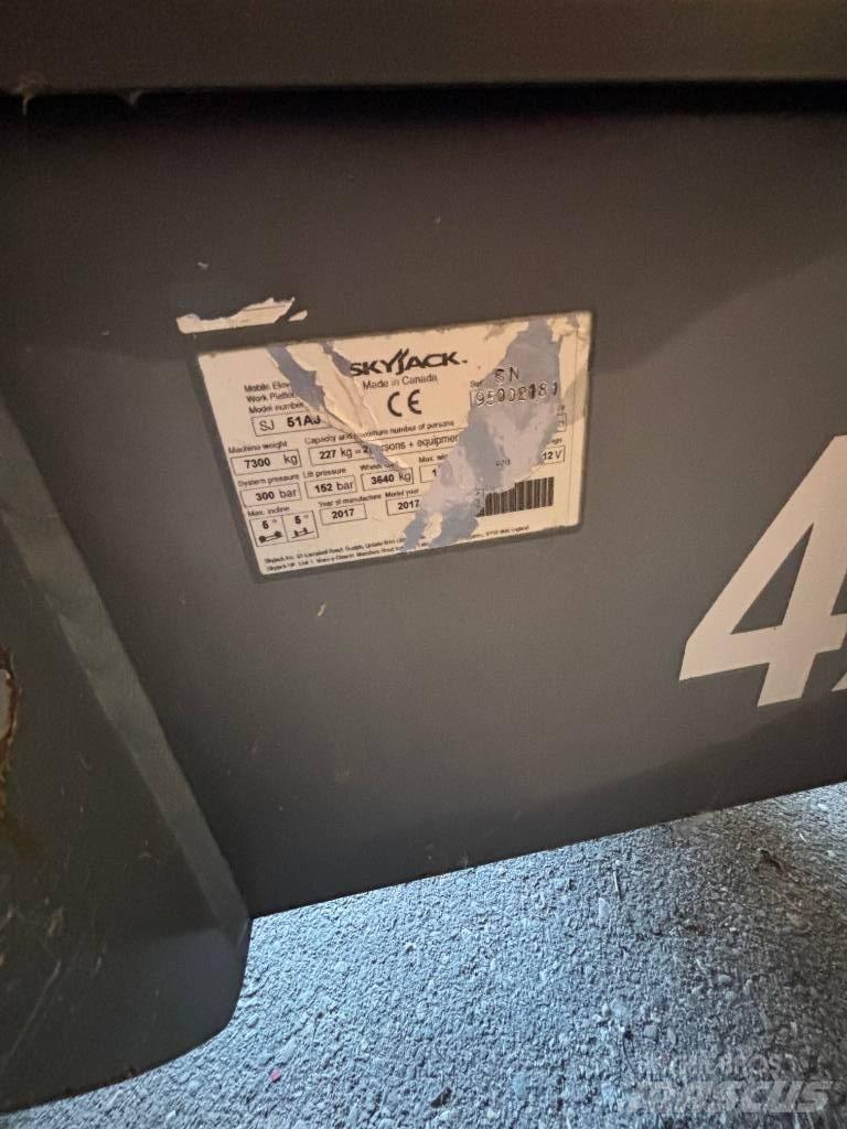 SkyJack SJ 51 AJ Iseliikuvad poomtõstukid