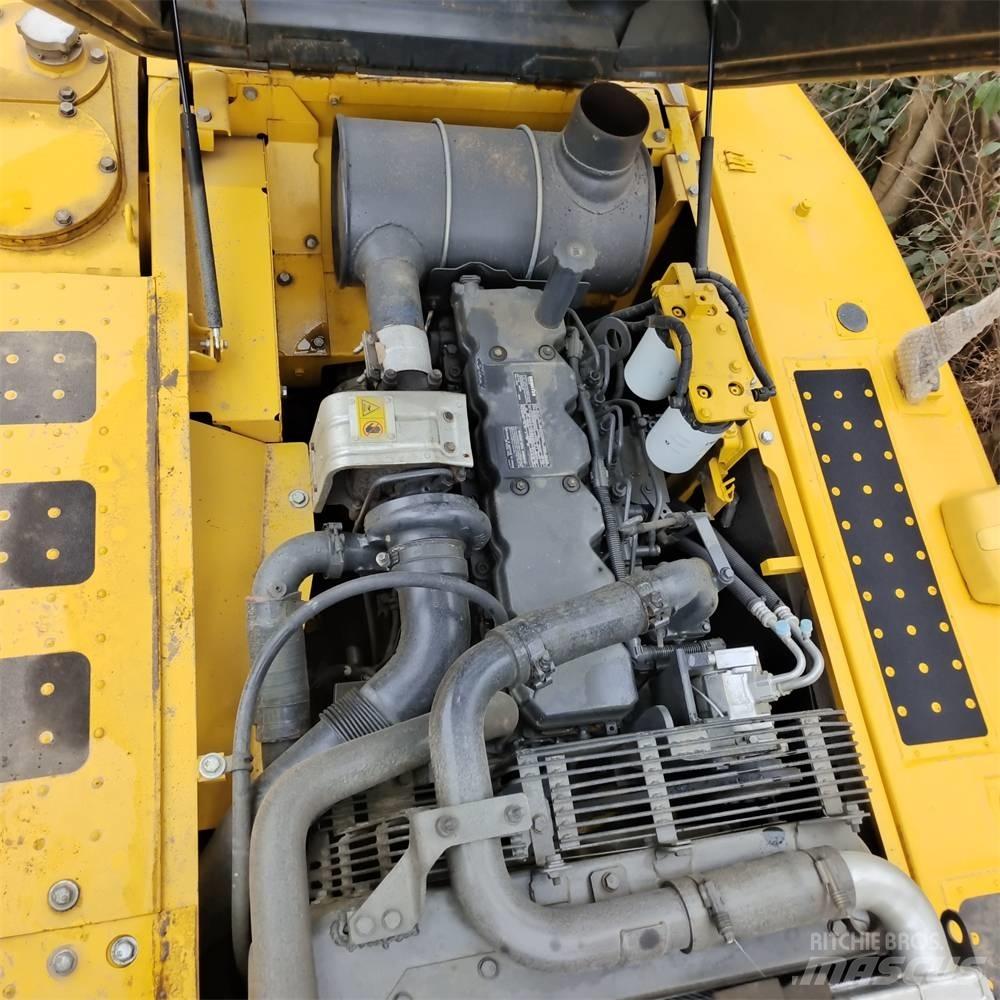 Komatsu PC 210 LC Roomikekskavaatorid