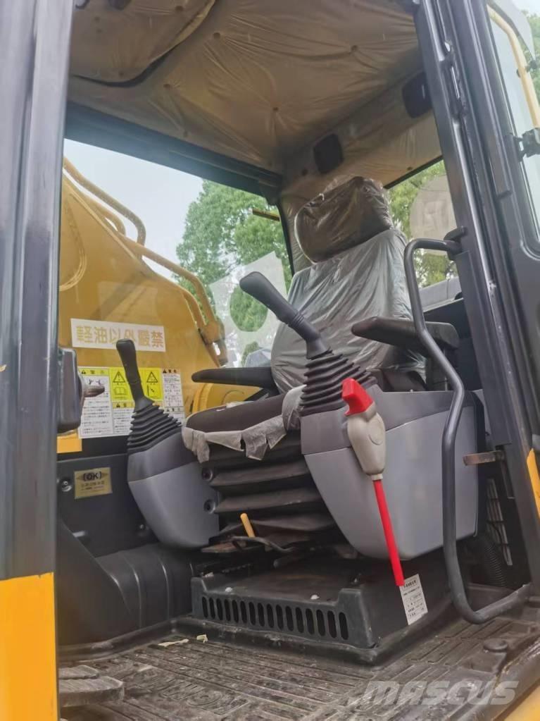 Komatsu PC 450-8 Roomikekskavaatorid