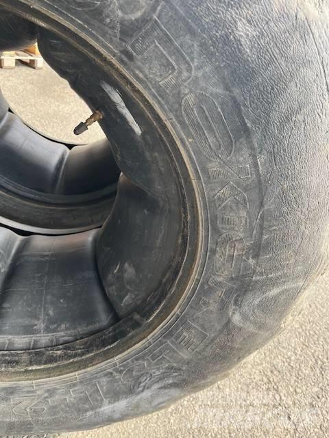 Nokian 600/55-26.5 Rehvid, rattad ja veljed