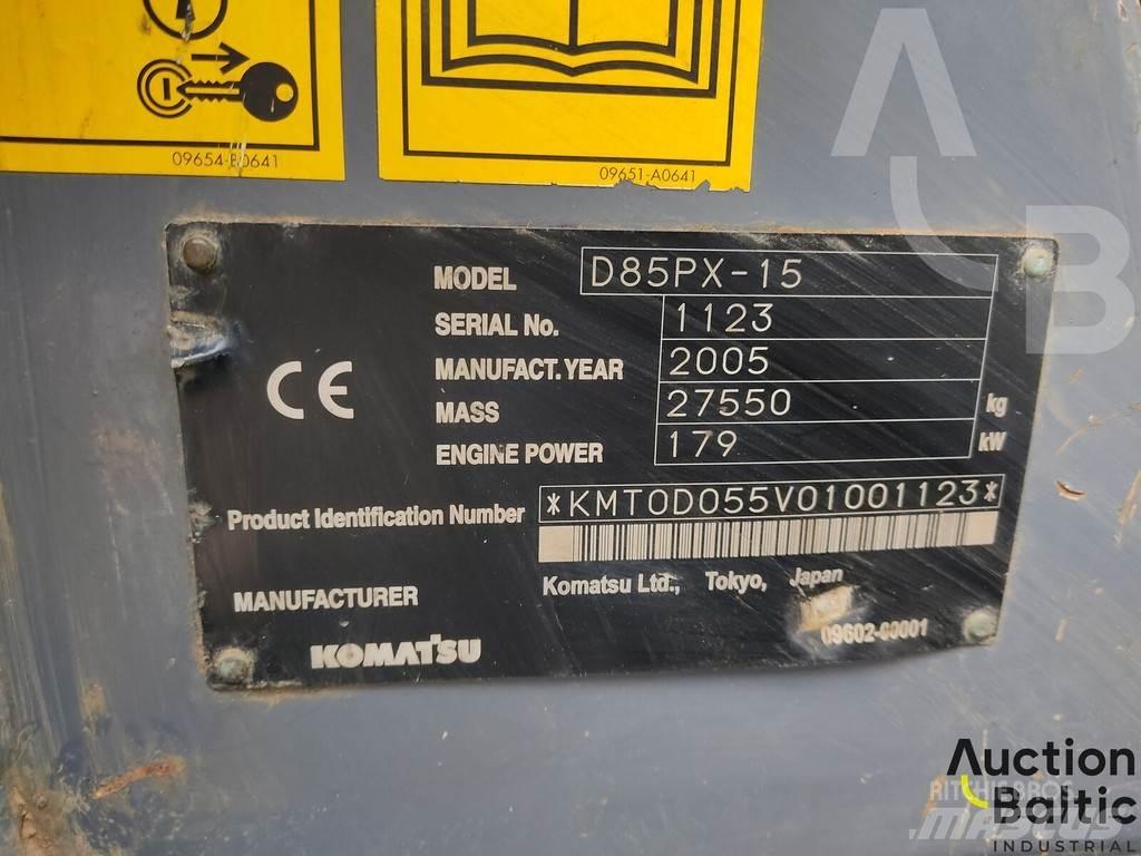 Komatsu D85PX-15 Buldooserid