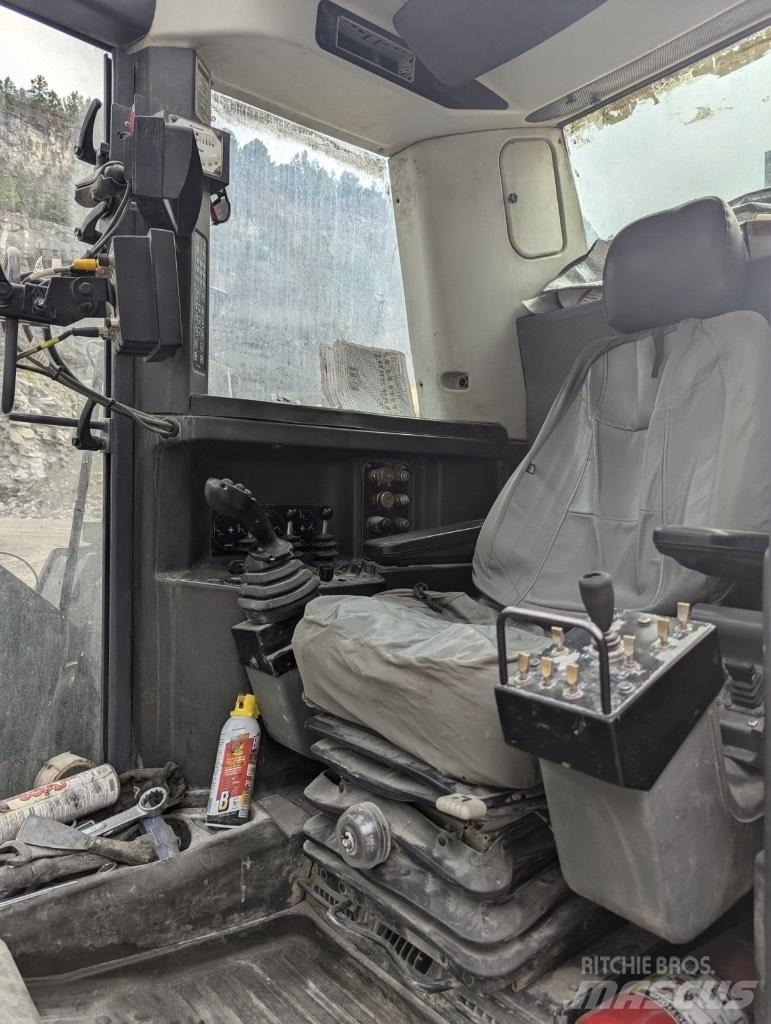 Atlas Copco D60-SF Vertikaalsed puurmasinad