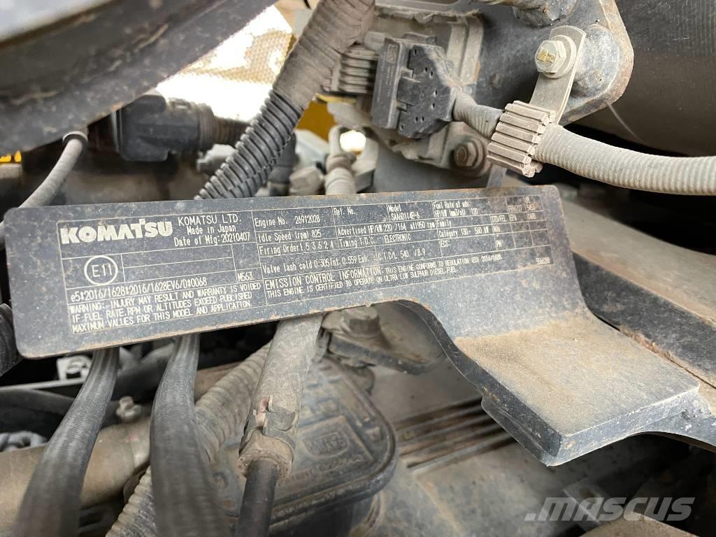 Komatsu D 65 PX-18E0 Buldooserid