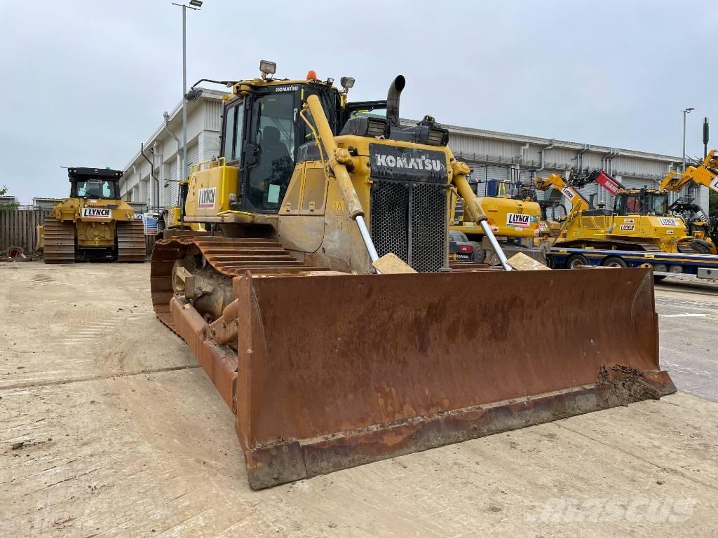 Komatsu D 65 PX-18E0 Buldooserid