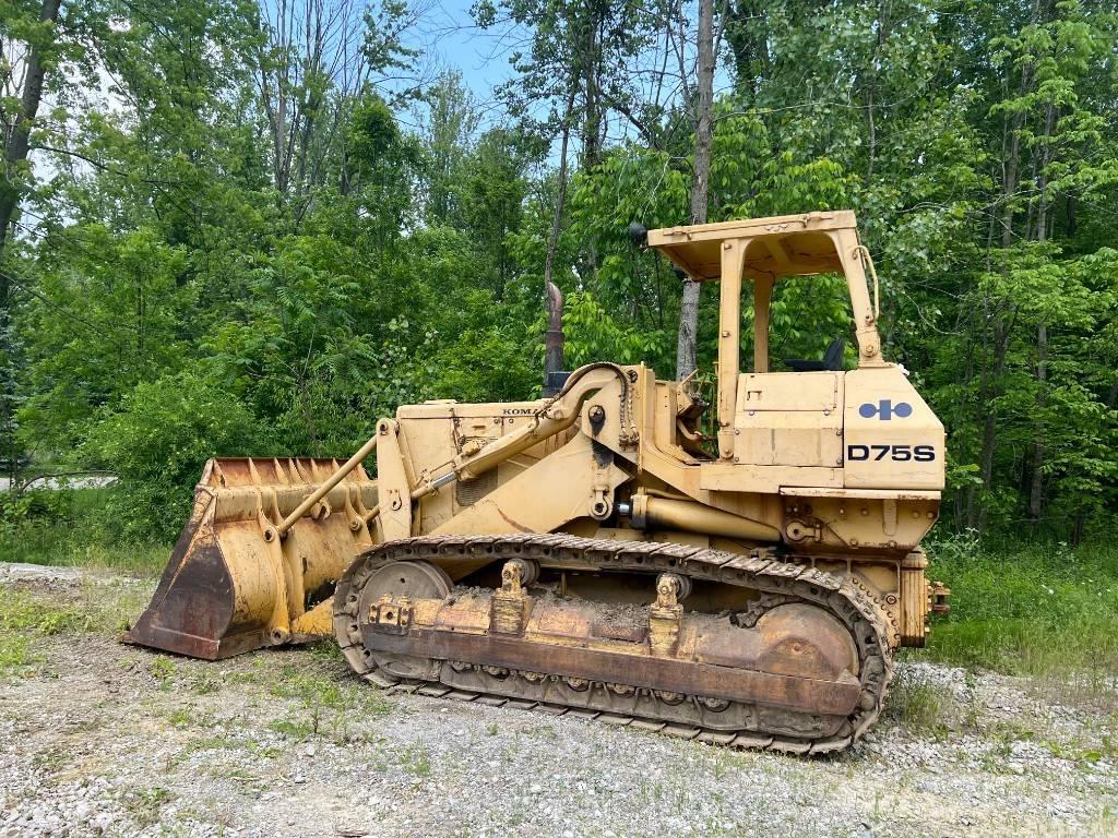 Komatsu D 75 S Roomiklaadurid