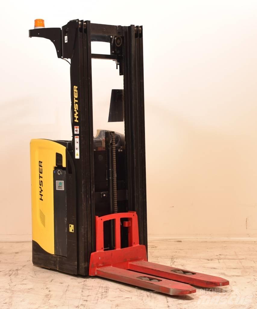 Hyster RS1.6-24 Platvormiga virnastajad