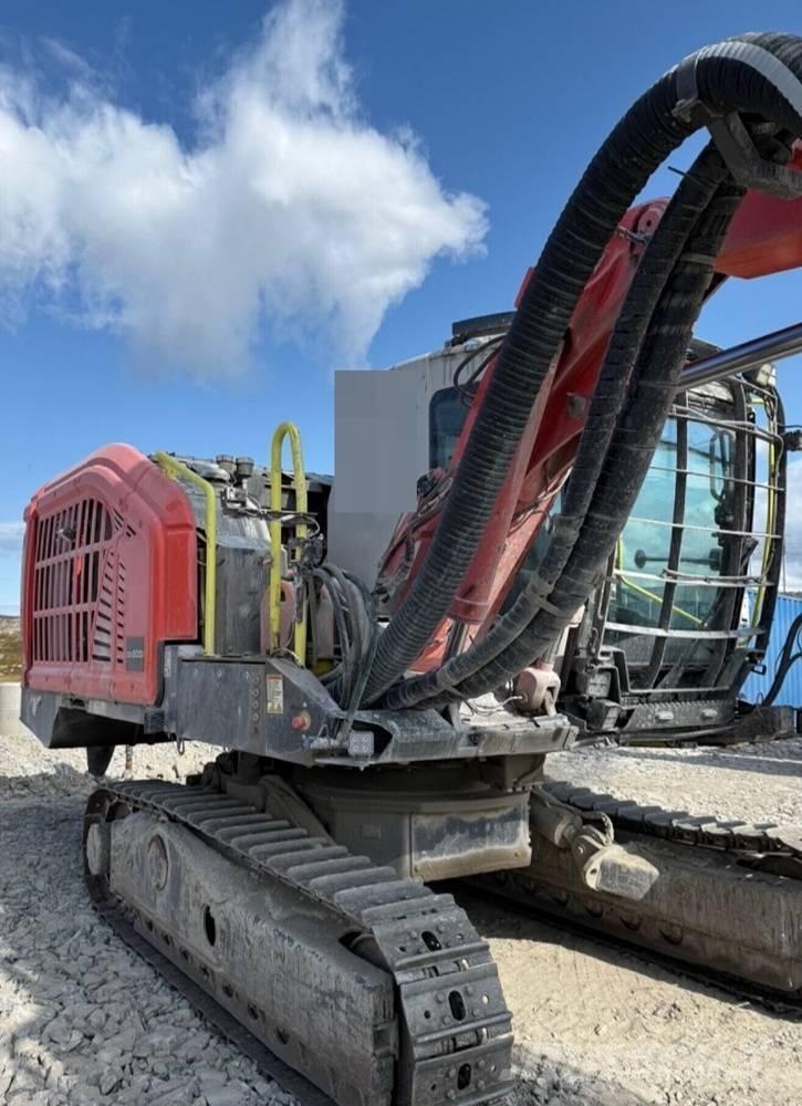 Sandvik DX800i Vertikaalsed puurmasinad