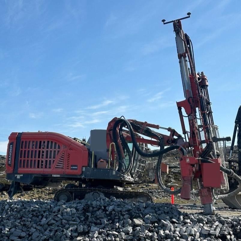 Sandvik DX800i Vertikaalsed puurmasinad