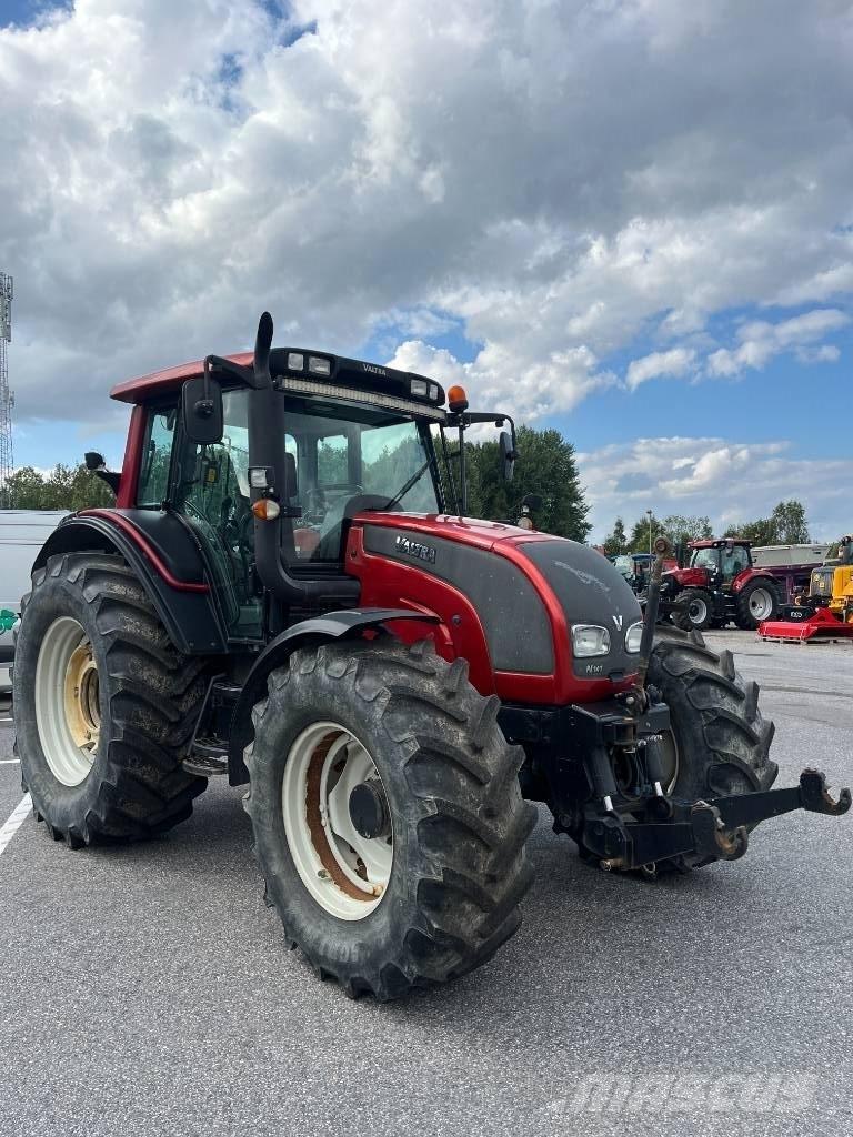 Valtra N 141 Traktorid