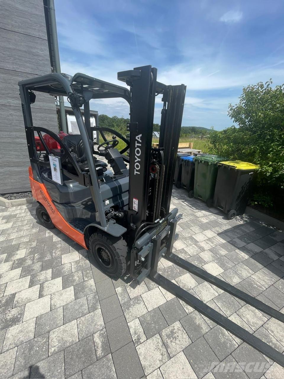 Toyota 02-8FGF18 Gaasitõstukid