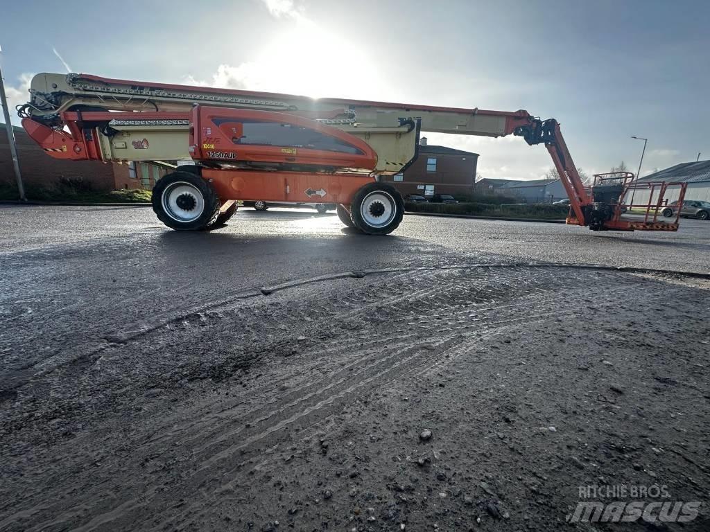 JLG 1250 AJP Iseliikuvad poomtõstukid