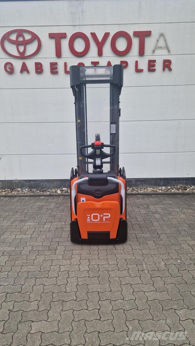 Toyota SPE160 Platvormiga virnastajad