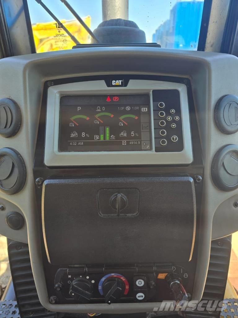 CAT D 6 N LGP Buldooserid