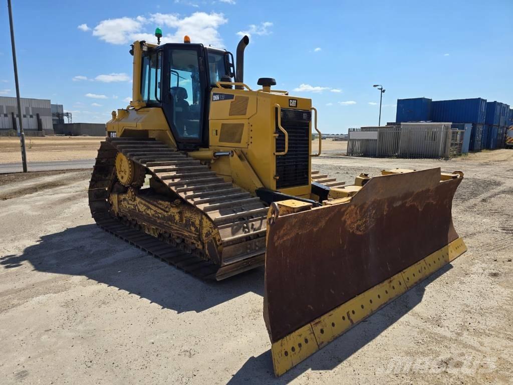 CAT D 6 N LGP Buldooserid
