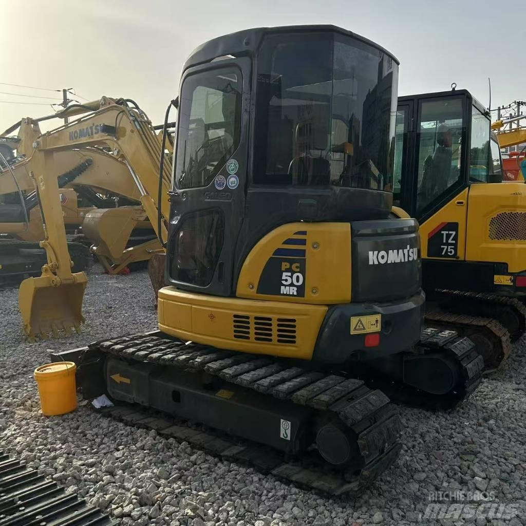 Komatsu 50-2 Roomikekskavaatorid