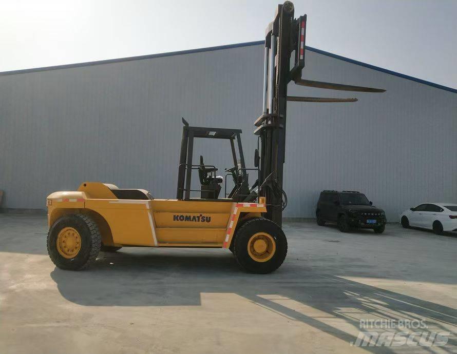 Komatsu FD200 Teleskooplaadurid