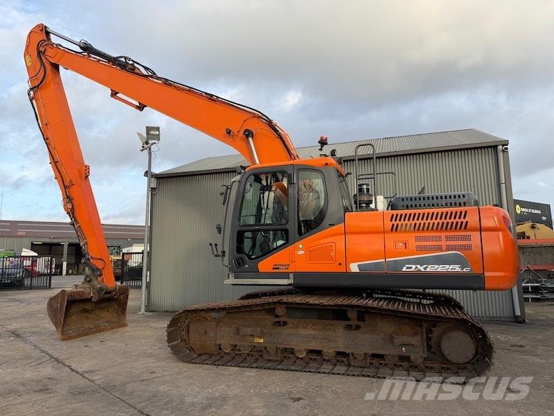 Doosan DX 225 LC-5 Pika noolega ekskavaatorid