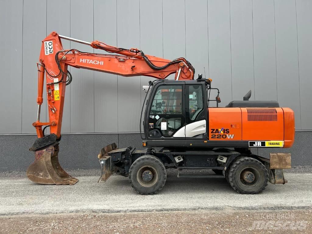 Hitachi ZX220W-5B Ratasekskavaatorid