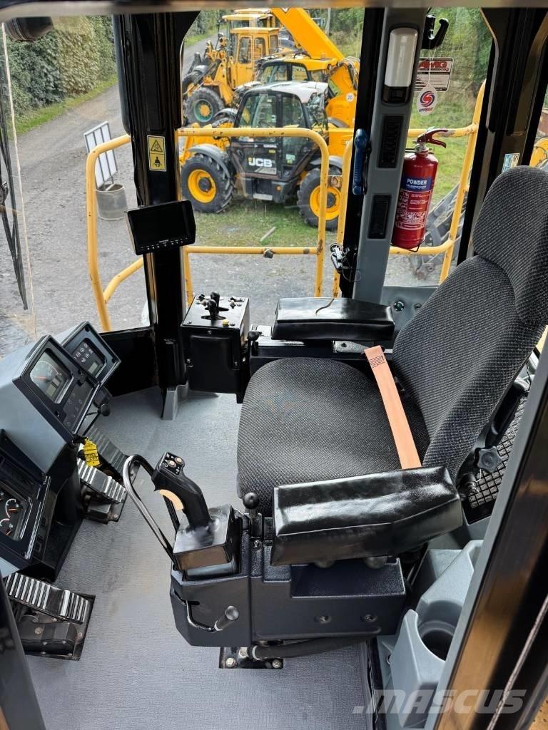 CAT 988 H Rataslaadurid