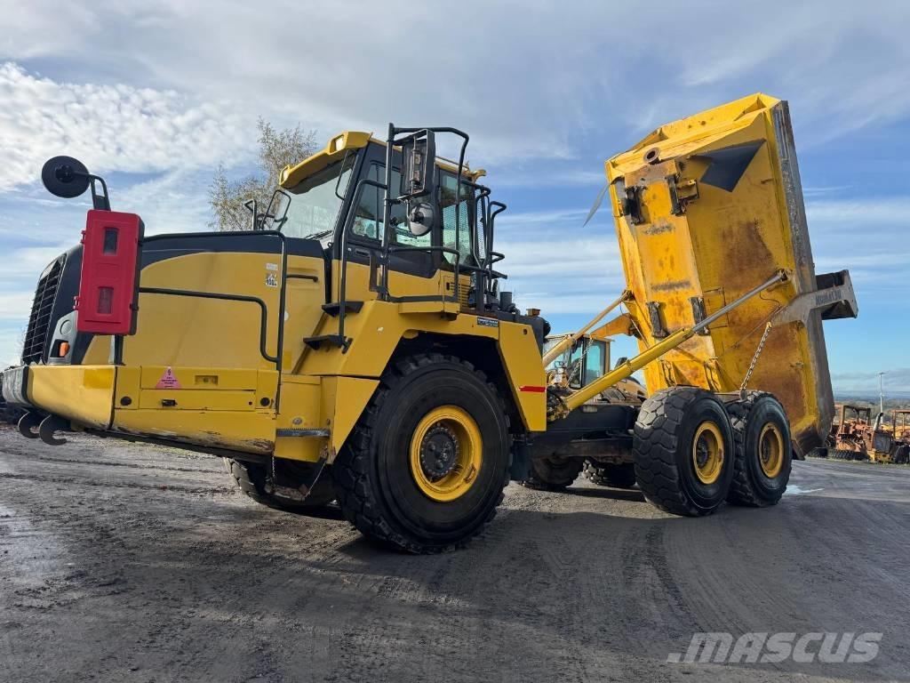 Komatsu HM 300-3 Liigendraamiga pinnaseveokid