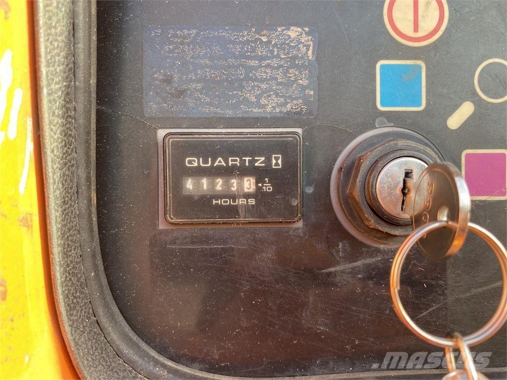 JLG 860SJ Iseliikuvad poomtõstukid