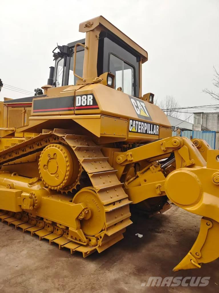 CAT D8 Buldooserid