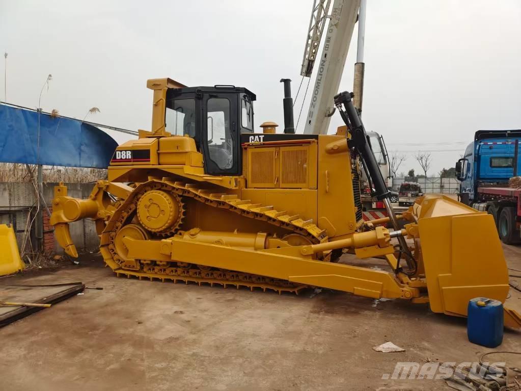 CAT D8 Buldooserid