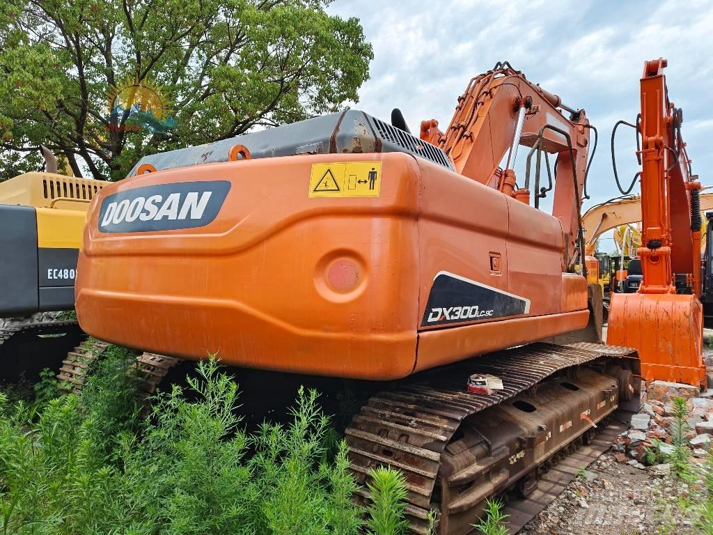 Doosan DX 300 LC-9C Roomikekskavaatorid