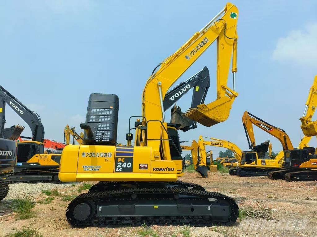 Komatsu PC 240-8 Roomikekskavaatorid