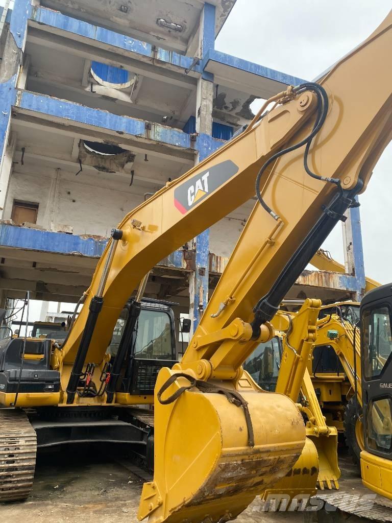 CAT 330 D Roomikekskavaatorid