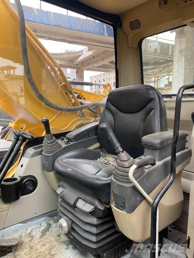 CAT 330 D Roomikekskavaatorid