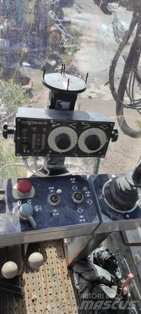 Atlas Copco ROC 812 Vertikaalsed puurmasinad