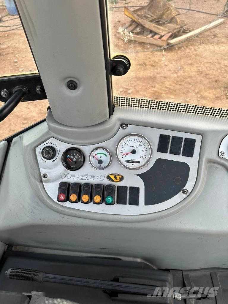  VF VENIERI 823E Ekskavaatorlaadurid