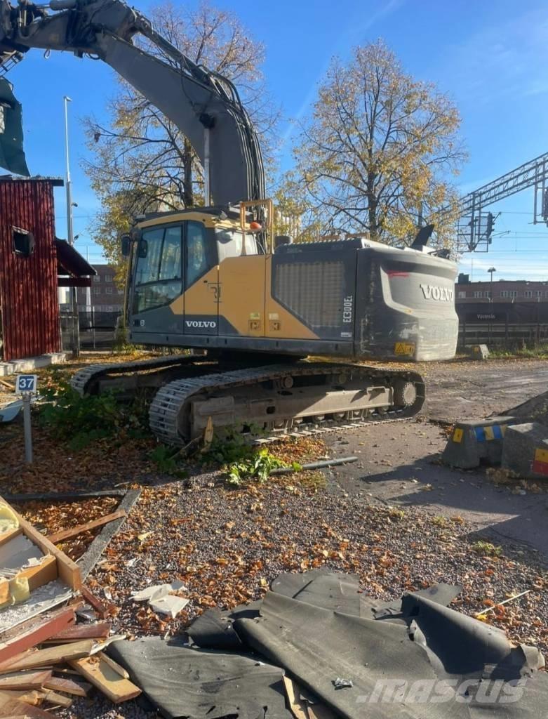 Volvo EC 300 EL Roomikekskavaatorid