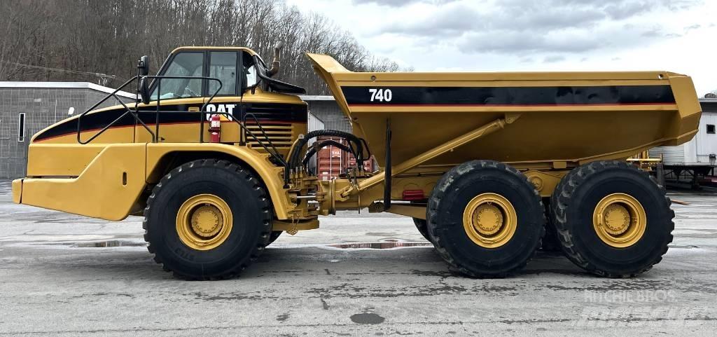 CAT 740 Liigendraamiga pinnaseveokid