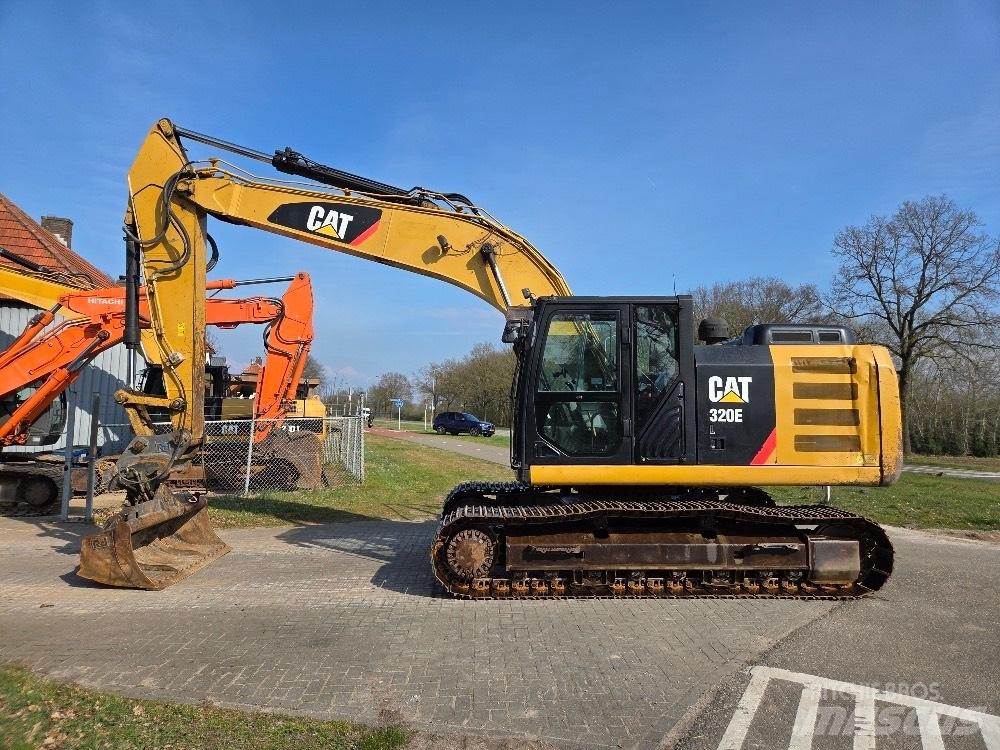 CAT 320EL Roomikekskavaatorid