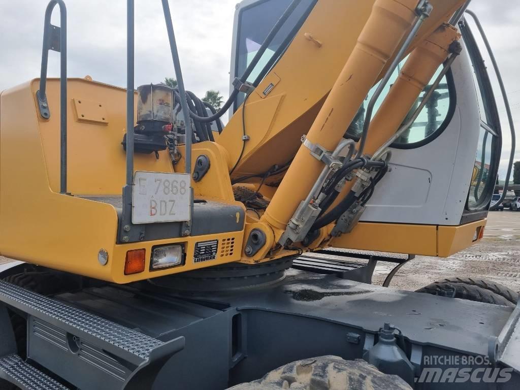 Liebherr A 900 C Ratasekskavaatorid