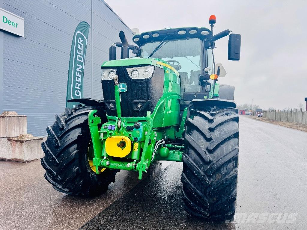 John Deere 6215 R Traktorid