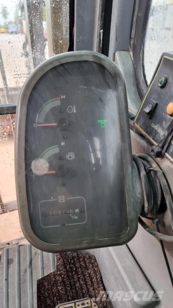 Volvo EC 210 B LC Roomikekskavaatorid