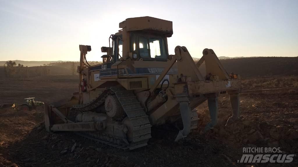 CAT D 7 R Buldooserid