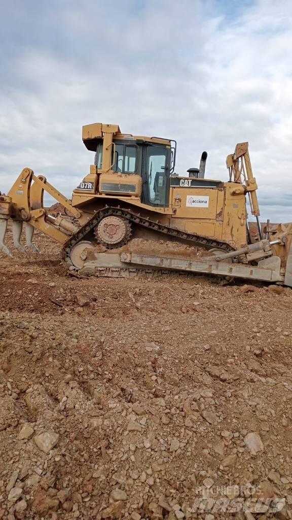 CAT D 7 R Buldooserid