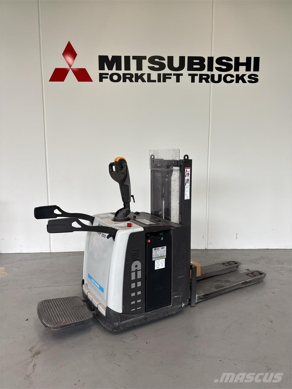 Atlet PDP200 Platvormiga virnastajad