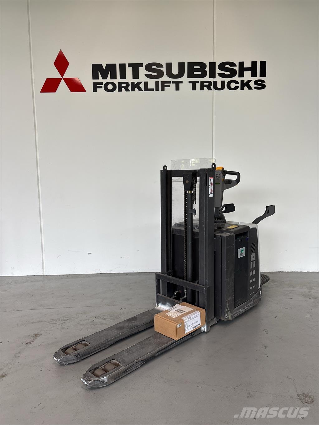 Atlet PDP200 Platvormiga virnastajad