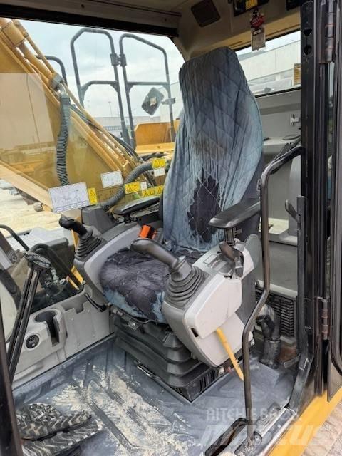 CAT 323 E Roomikekskavaatorid